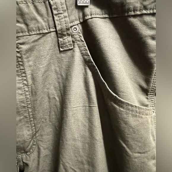 🤎🩶NWT WRANGLER Men's Olive Green Pants size 38x32 
Lightweight canvas cotton - Picture 9 of 10